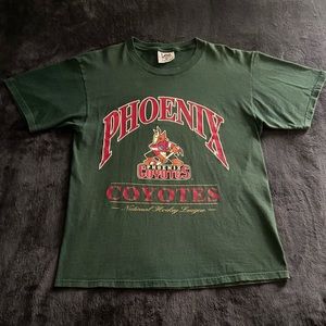 Vintage Phoenix/Arizona Coyotes NHL Retro T-Shirt